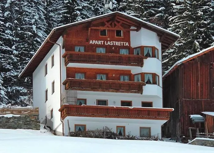 Apartment In Near Lift